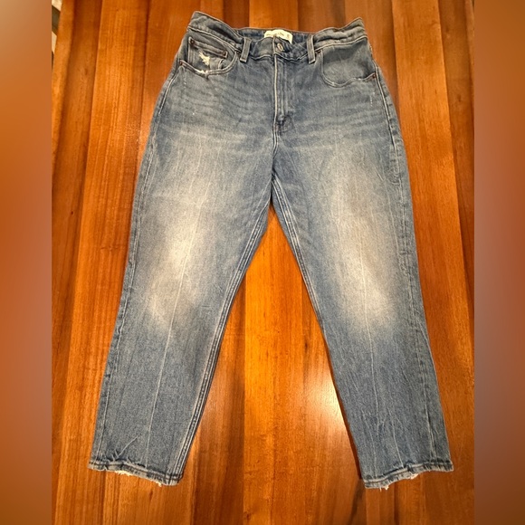 Abercrombie & Fitch High Rise Mom Curve Love Jeans 30 Short - Picture 6 of 7